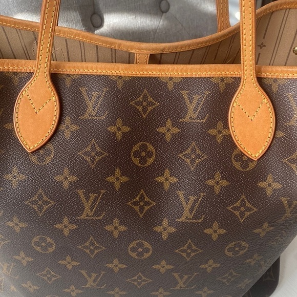 Louis Vuitton Neverfull MM Monogram - Picture 6 of 17